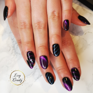 Geelilakkaus cat eye -lakalla